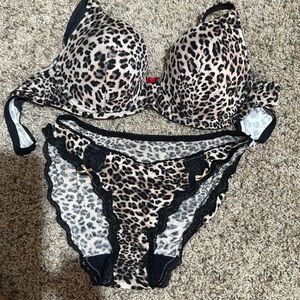 leopard print soma bra - 34D and panty (med)